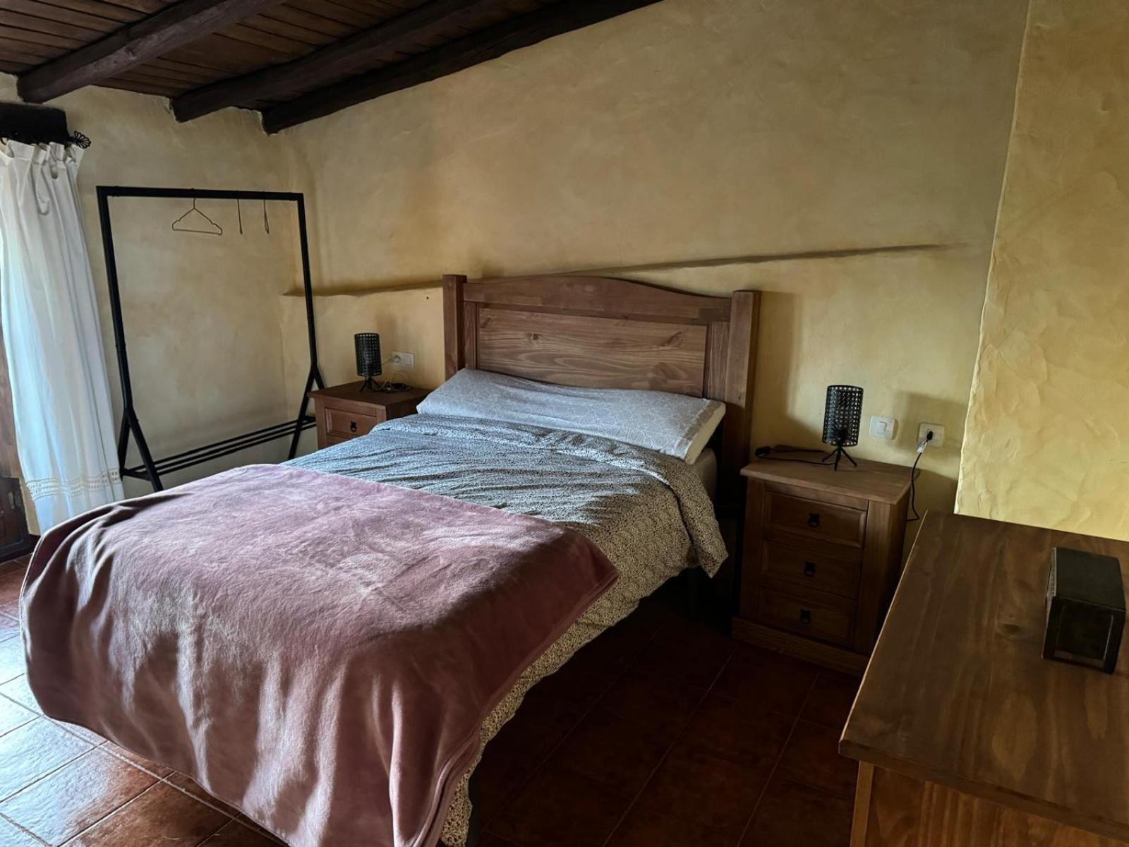 Alma De Villuercas Guest House Cabanas del Castillo Luaran gambar